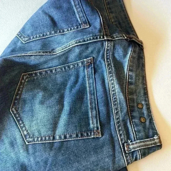 Cabi - Picture 4 of 4